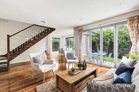 Property photo of 2/4 Clovelly Court Mount Waverley VIC 3149