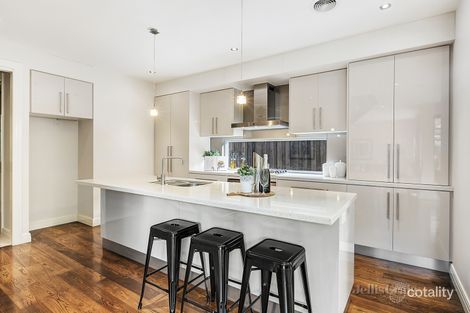Property photo of 2/4 Clovelly Court Mount Waverley VIC 3149