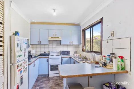 Property photo of 1 Buckingham Road Berkeley Vale NSW 2261