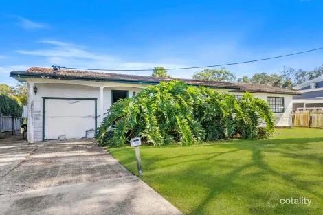 Property photo of 1 Buckingham Road Berkeley Vale NSW 2261