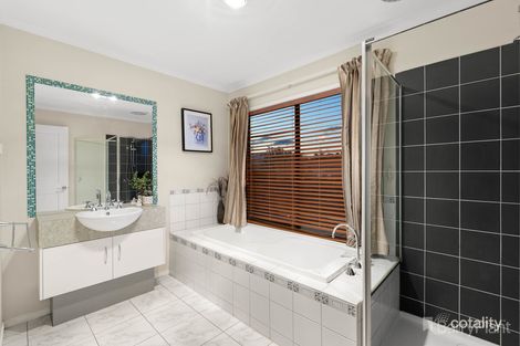 Property photo of 23 Cedarwood Crescent Berwick VIC 3806