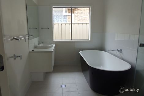 Property photo of 3 Clyde Avenue St Clair NSW 2759