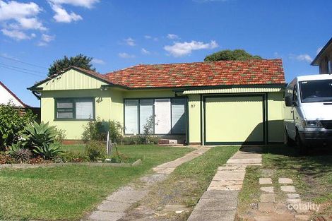 27 Russell St, Greenacre, NSW 2190