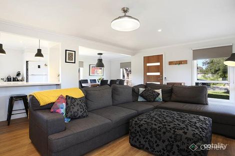 Property photo of 14 Sinclair Street Somerville VIC 3912