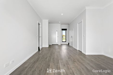 Property photo of 10 Ollie Place Cranbourne East VIC 3977