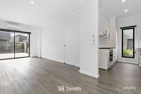 Property photo of 10 Ollie Place Cranbourne East VIC 3977