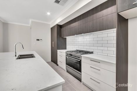 70 Broadmeadows Dr, Bushmead, WA 6055