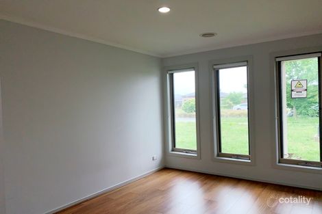 Property photo of 87 Wallara Waters Boulevard Wallan VIC 3756