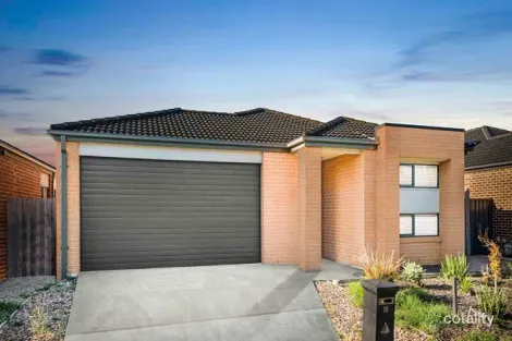 Property photo of 18 Bowral Avenue Point Cook VIC 3030