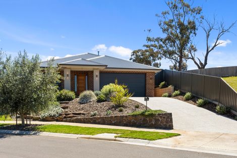19 Pinnacle Ct, Bacchus Marsh, VIC 3340