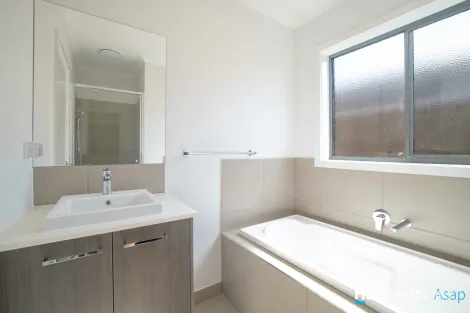 Property photo of 95 Bourbon Road Cranbourne East VIC 3977