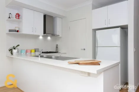 Property photo of 10 Viewmont Avenue Craigieburn VIC 3064