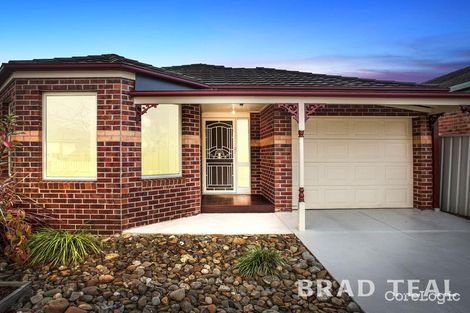 Property photo of 8 Bendigo Circuit Caroline Springs VIC 3023