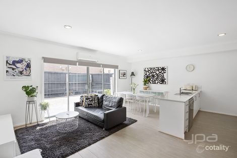 Property photo of 70 Rippleside Terrace Tarneit VIC 3029