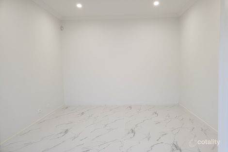 Property photo of 33 Chaperon Crescent Minto NSW 2566