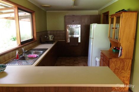 Property photo of 21 Weeks Court Alexandra VIC 3714