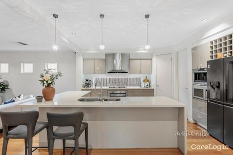 Property photo of 10 Boronia Street Bentleigh East VIC 3165