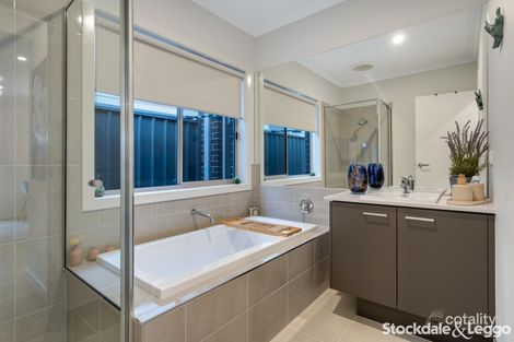 Property photo of 78 Scenery Drive Craigieburn VIC 3064