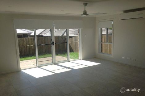 Property photo of 2/33 McLachlan Circuit Willow Vale QLD 4209
