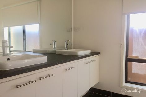 Property photo of 4 Riders Circuit Aintree VIC 3336