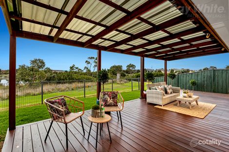 Property photo of 30 Portland Place Waterways VIC 3195