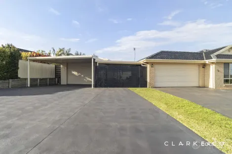 Property photo of 13 Drayton Crescent Thornton NSW 2322