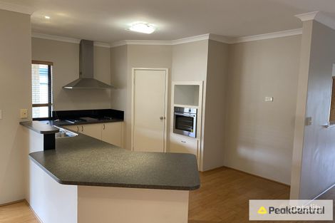 Property photo of 7 Sheringham Bend Success WA 6164