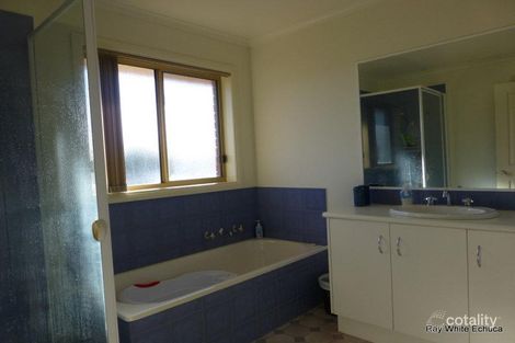 Property photo of 3 Roberts Court Echuca VIC 3564
