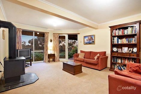 Property photo of 35 Maroong Drive Research VIC 3095