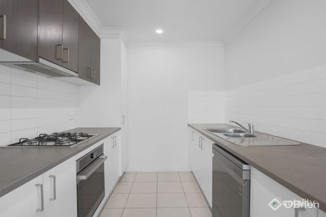 Property photo of 11 Alapont Close Pakenham VIC 3810