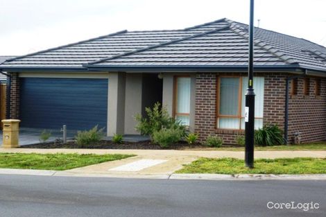 Property photo of 2 Moura Place Doreen VIC 3754