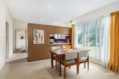 Property photo of 18 Linden Crescent Lugarno NSW 2210
