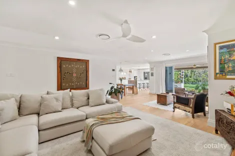Property photo of 29 Tussock Crescent Elanora QLD 4221