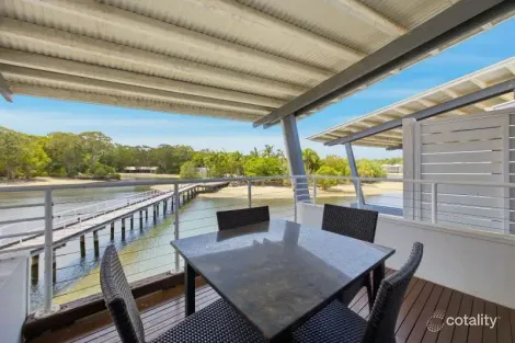 18 Doeblien Dr, South Stradbroke, QLD 4216
