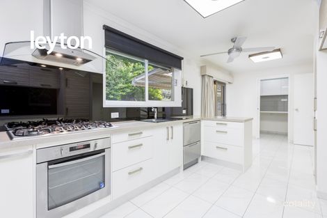 Property photo of 4 Walden Court Springvale South VIC 3172