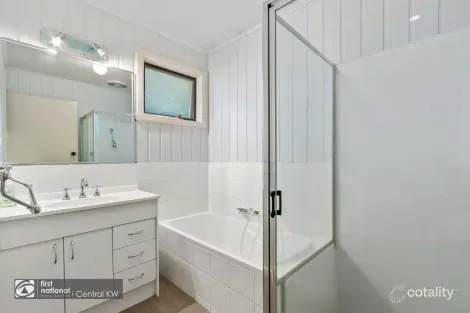 Property photo of 24 William Crescent Yinnar VIC 3869