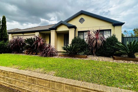 Property photo of 10 Moncrieff Parade Point Cook VIC 3030