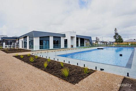 8 Mondo St, Rockbank, VIC 3335