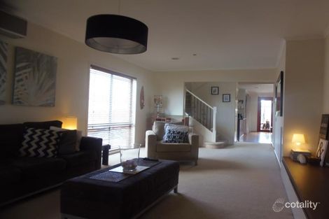 Property photo of 19 Stoke Heath Way Caroline Springs VIC 3023
