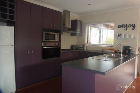 Property photo of 19 Stoke Heath Way Caroline Springs VIC 3023