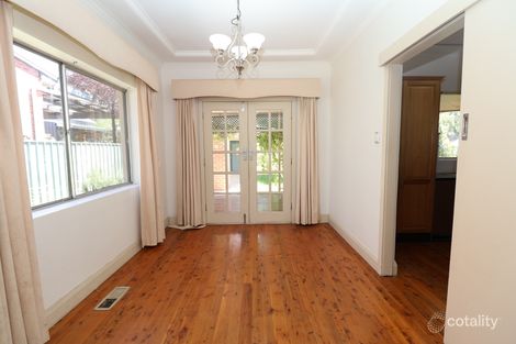 Property photo of 10 Macleay Street Turvey Park NSW 2650