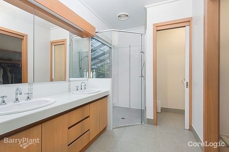 Property photo of 13 Clover Close Berwick VIC 3806