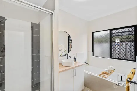 Property photo of 39 Quartzborough Promenade Trinity Park QLD 4879