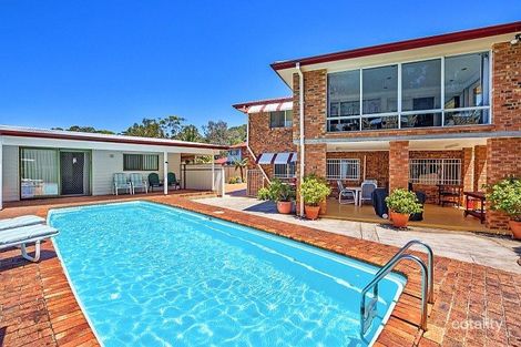 Property photo of 4 Clematis Place Point Clare NSW 2250