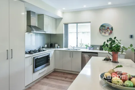 Property photo of 40 Rollinson Road North Coogee WA 6163