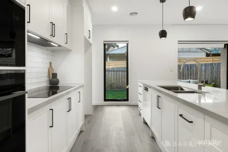 Property photo of 2 Allendale Road Croydon VIC 3136