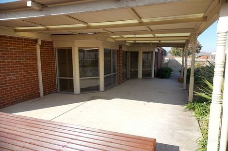 9 Brighton Pl, Taylors Hill, VIC 3037