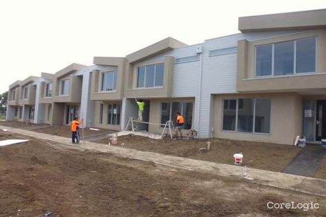 Property photo of 14 Nanea Path Cranbourne VIC 3977