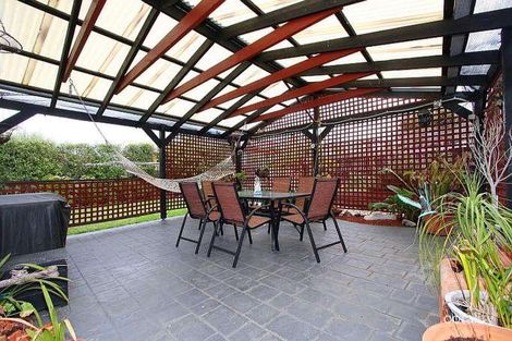 Property photo of 49 Carbon Crescent Mill Park VIC 3082