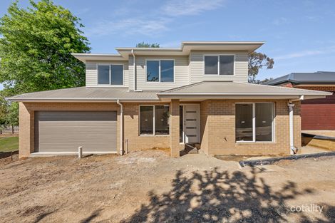 Property photo of 3/4 George Street Wandin North VIC 3139